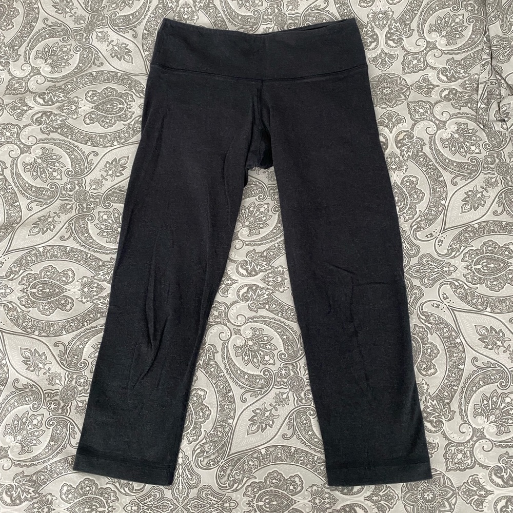 Lululemon cotton capris size 4